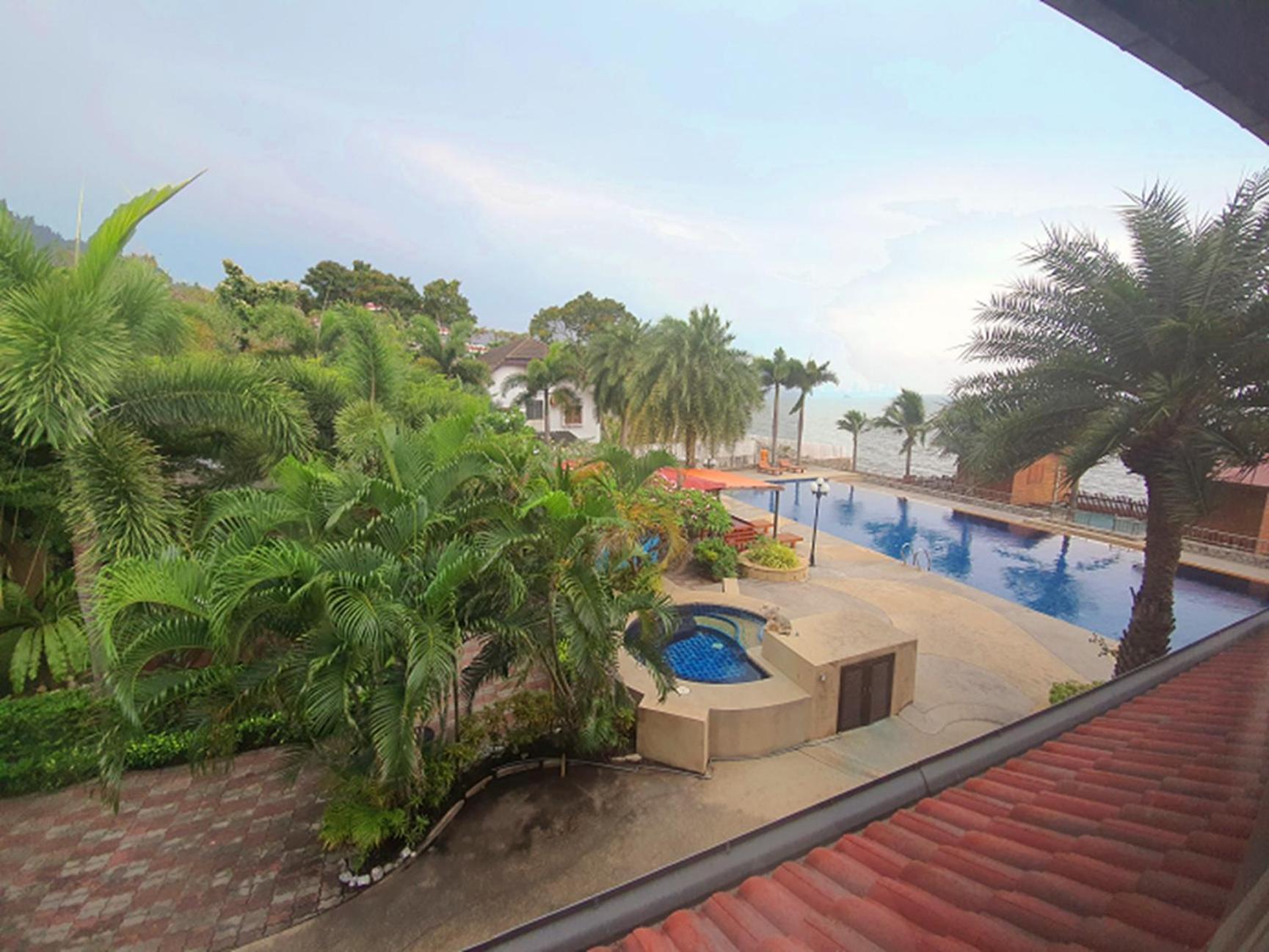 Serene Sands Bang Lamung Exterior photo
