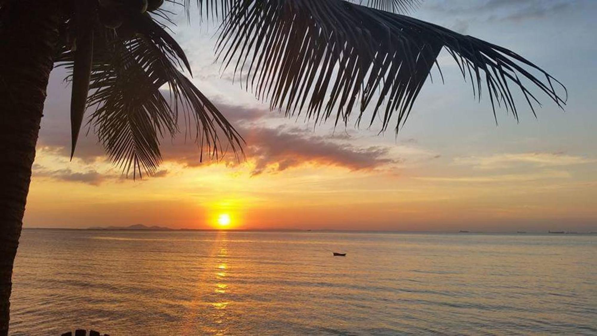 Serene Sands Bang Lamung Exterior photo