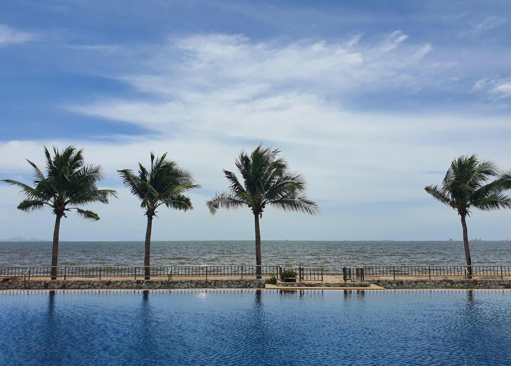 Serene Sands Bang Lamung Exterior photo
