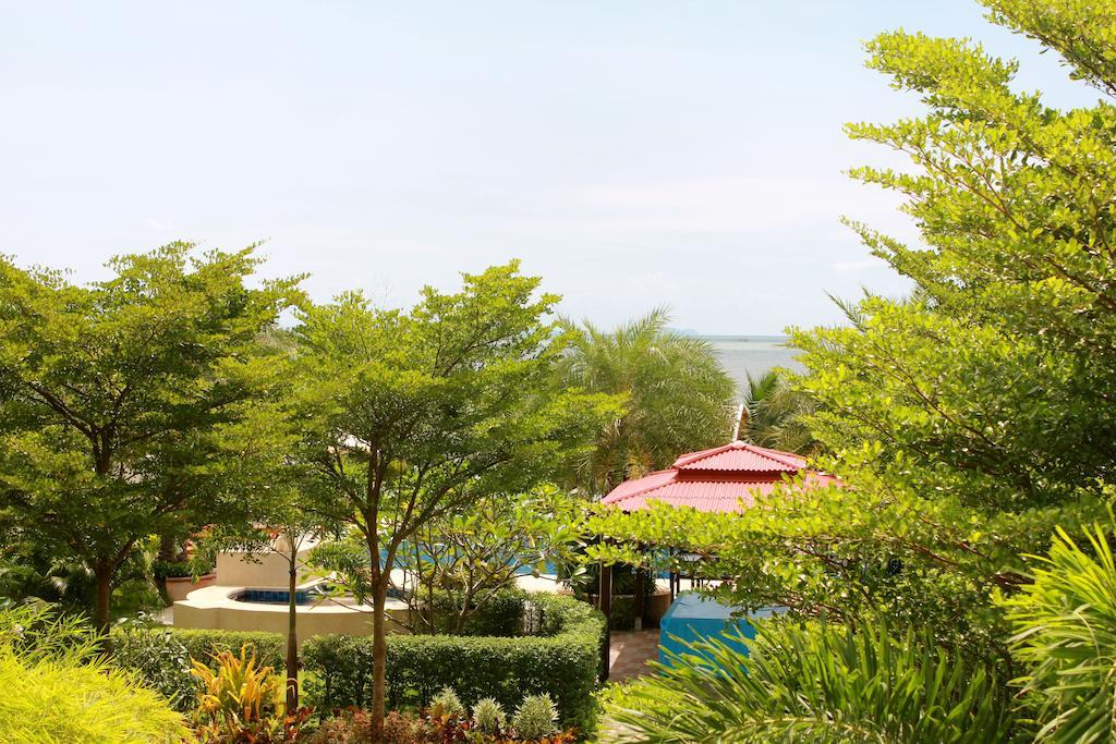 Serene Sands Bang Lamung Exterior photo