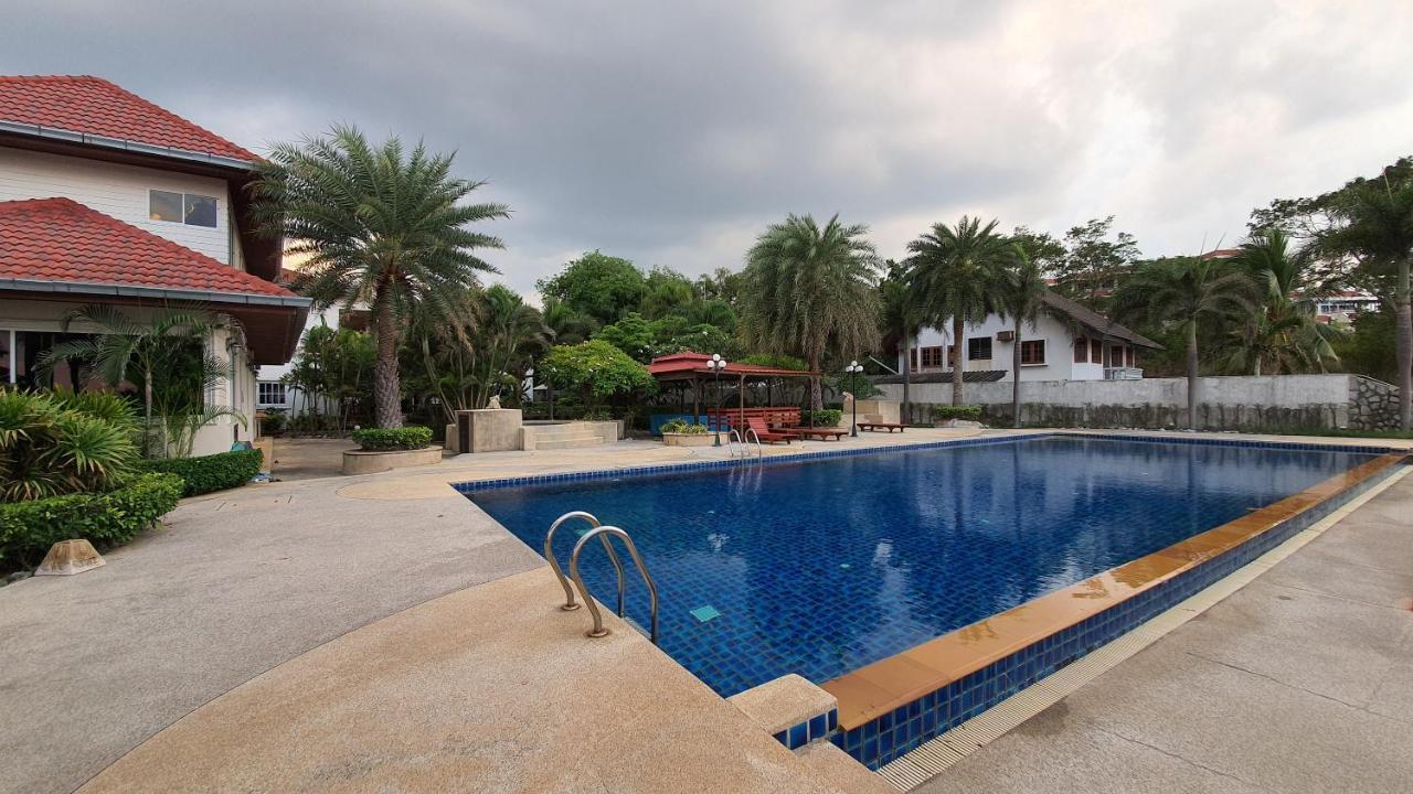 Serene Sands Bang Lamung Exterior photo