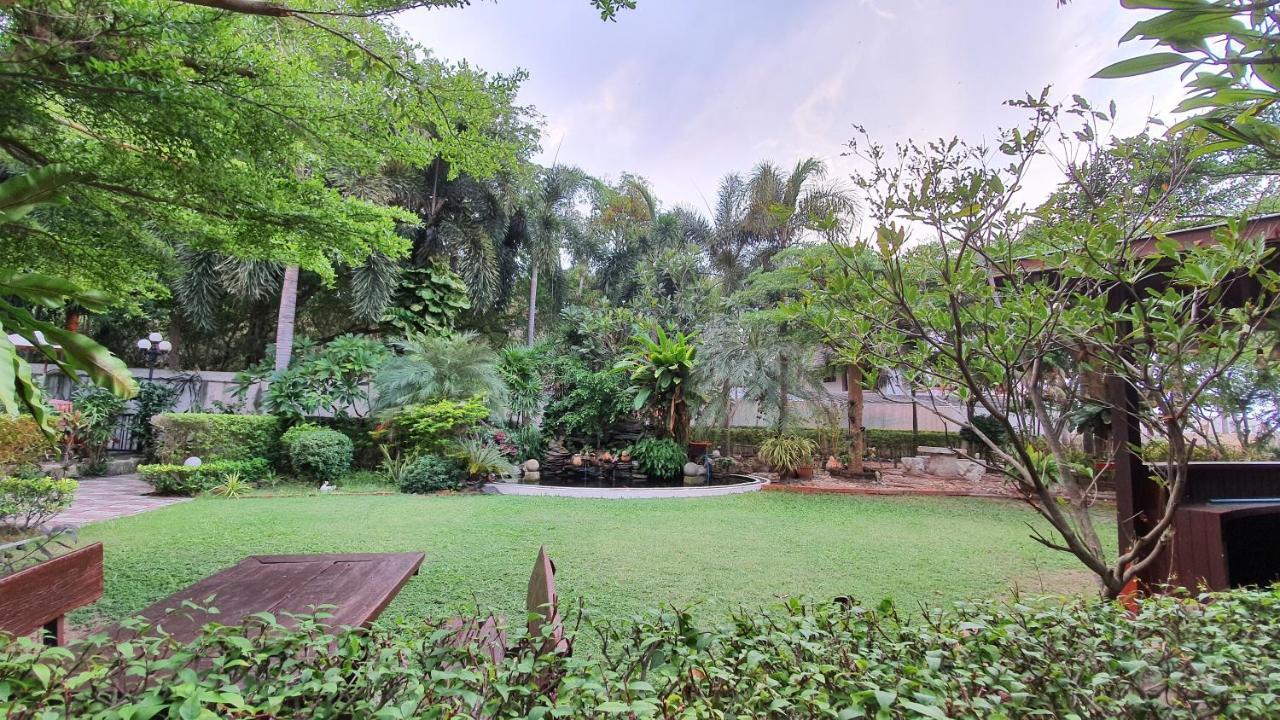 Serene Sands Bang Lamung Exterior photo